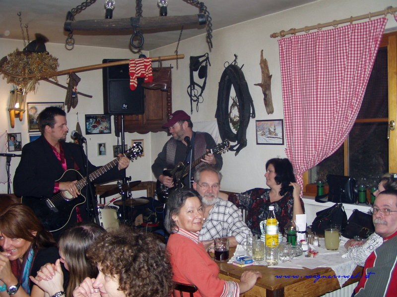 Ein Abend mit der Remember Elvis Band beim Heurigen Schöll
